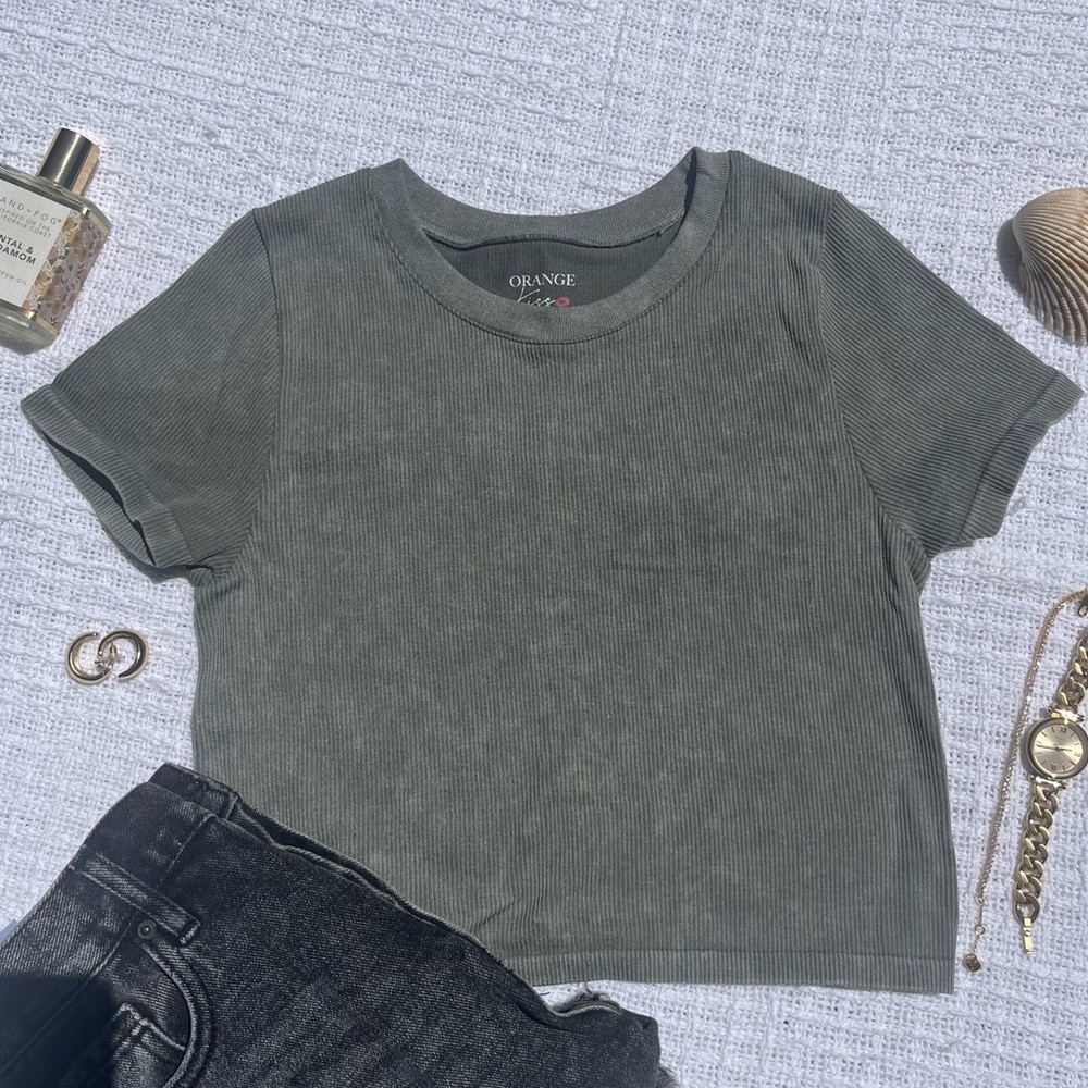 Green ribbed crop shirt size small
